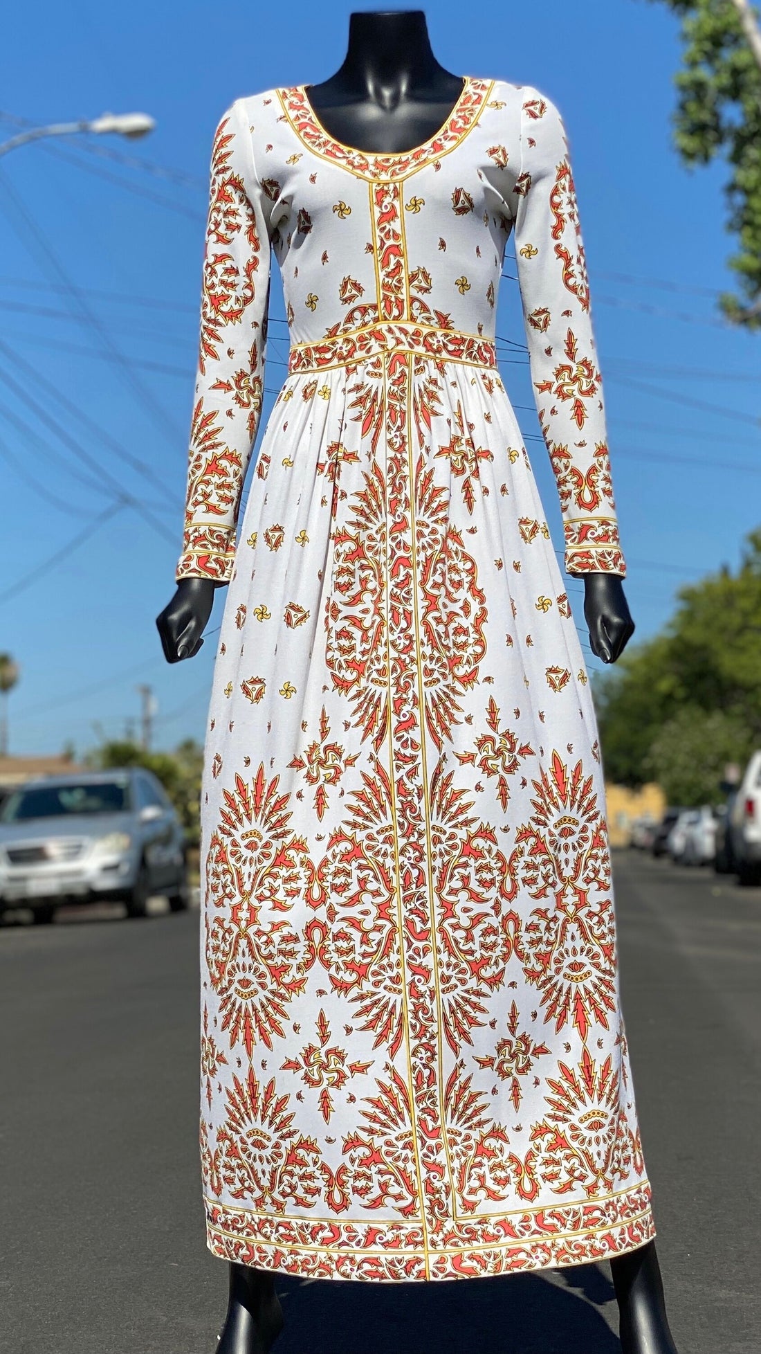 Saks Fifth Avenue Maxi Dress Via Davia Vintage Saks Fifth Avenue Maxi Dress Via Davia Vintage